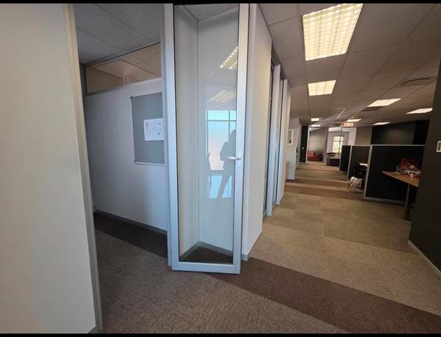 BUSINESS PROPERTY TO RENT IN LYNNWOOD MANOR